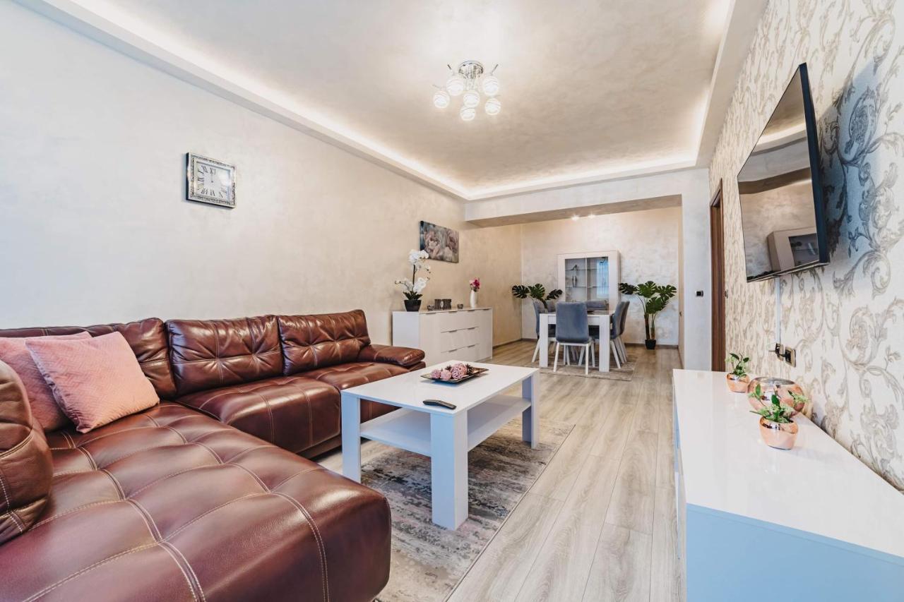 Apartament Sentimento Braşov Buitenkant foto
